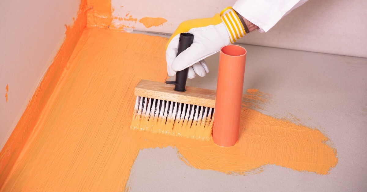 איטום בין הרצפה לקירות