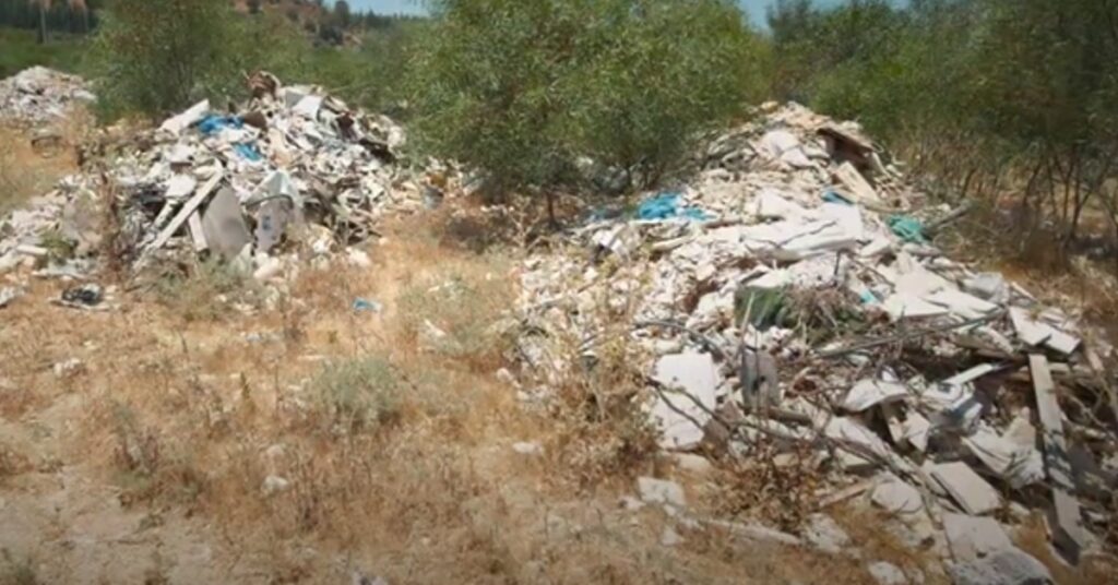 פינוי פסולת בניין לשטחים פתוחים ולא מורשים